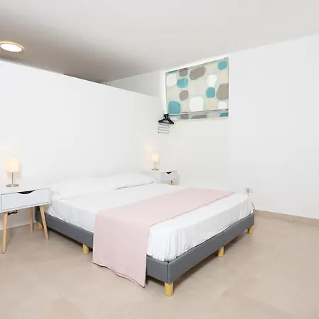 Aparthotel Gioia 13 &