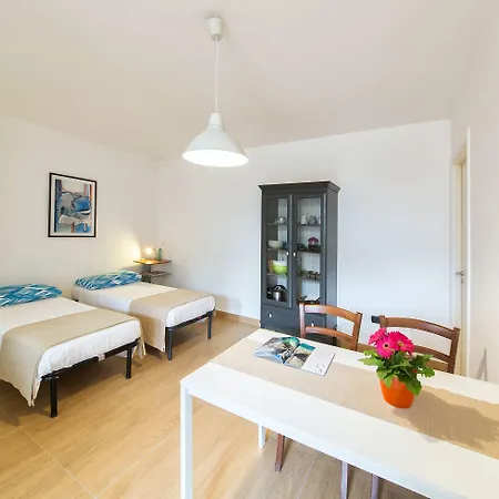 Aparthotel Gioia 13 & 3*