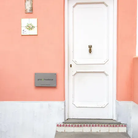 Gioia 13 & Aparthotel Procida