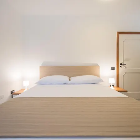 Gioia 13 & 3* Procida