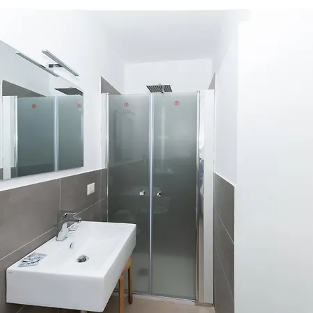 Gioia 13 & Apartmanhotel Procida