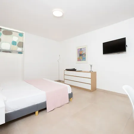 Gioia 13 & 3* Procida